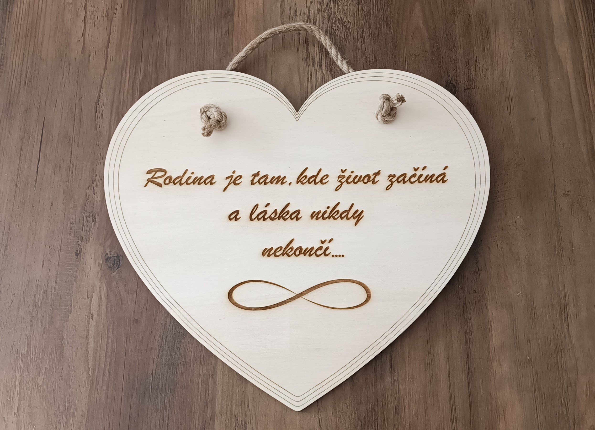 Dřevěné srdce s citátem