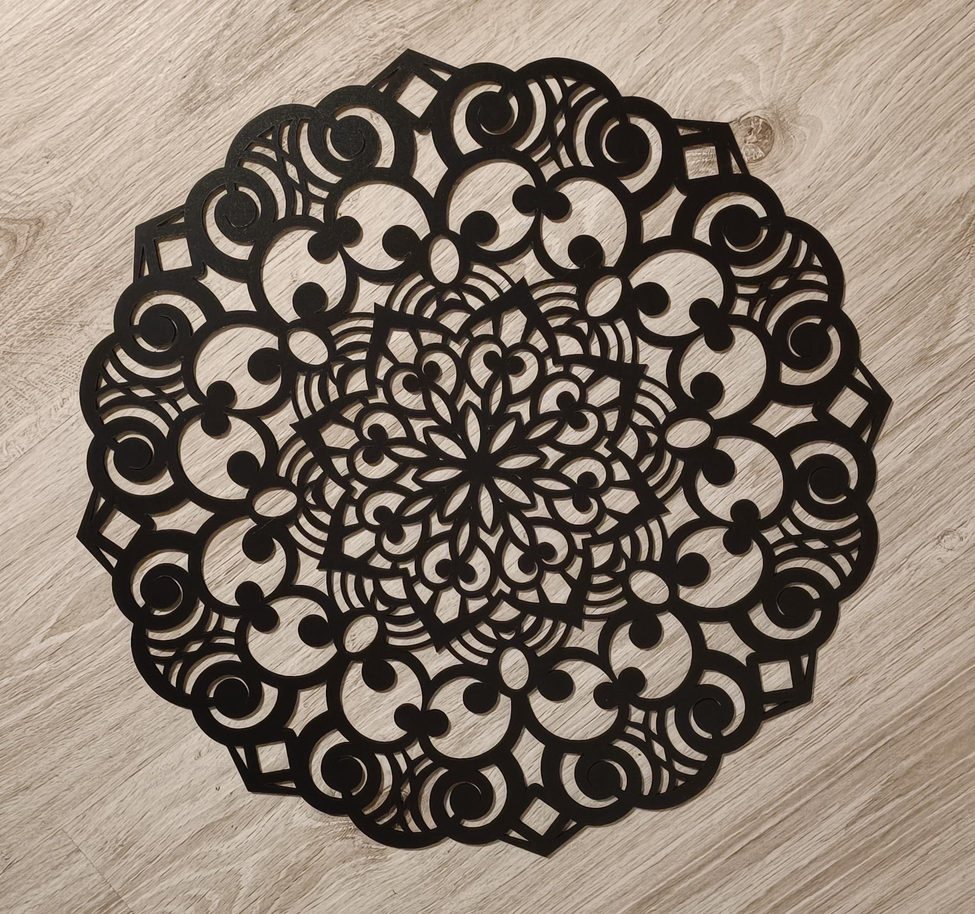 Mandala přořezávaná