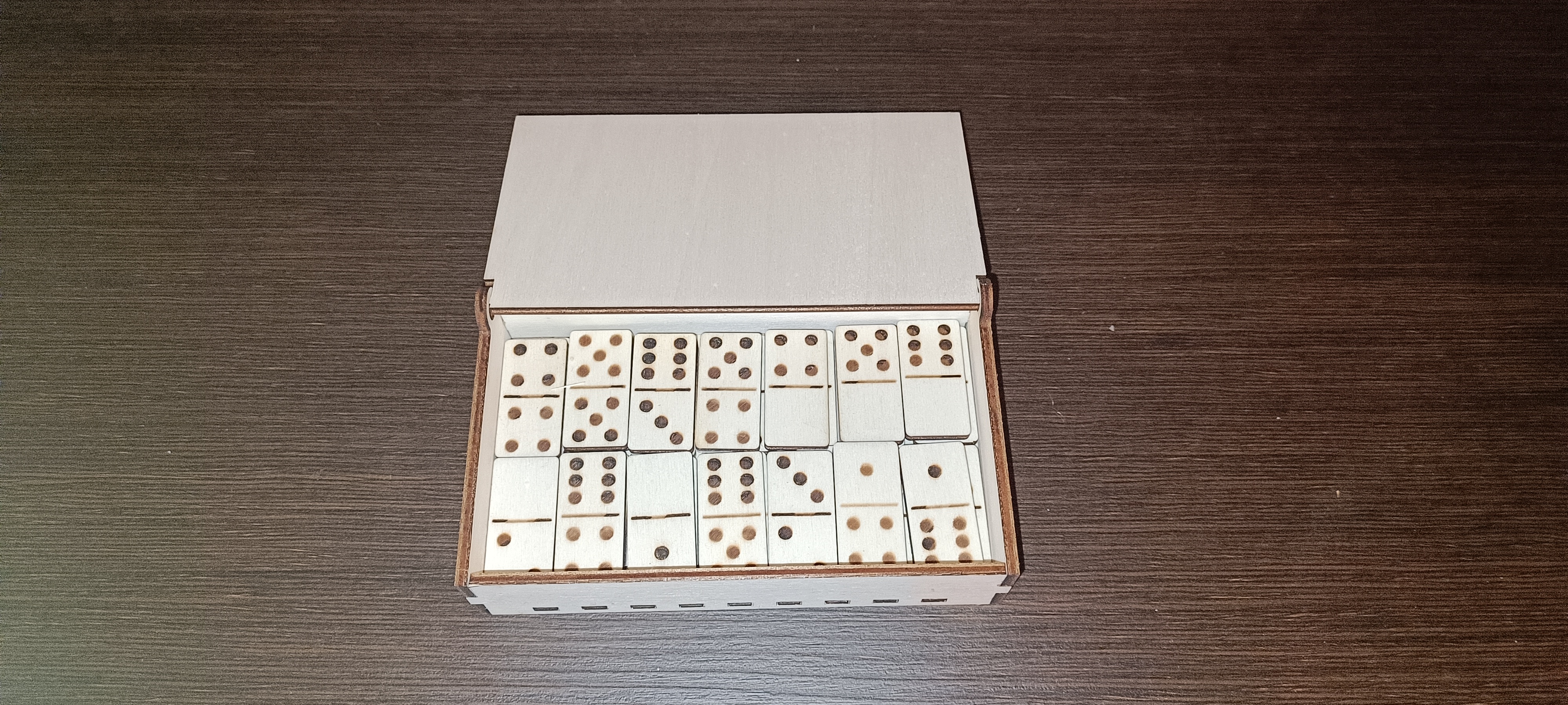 Dřevěné domino