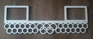 Držák na medaile s fotorámečky