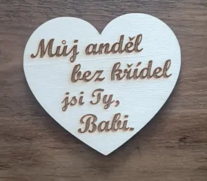 Dřevěné srdíčko babička