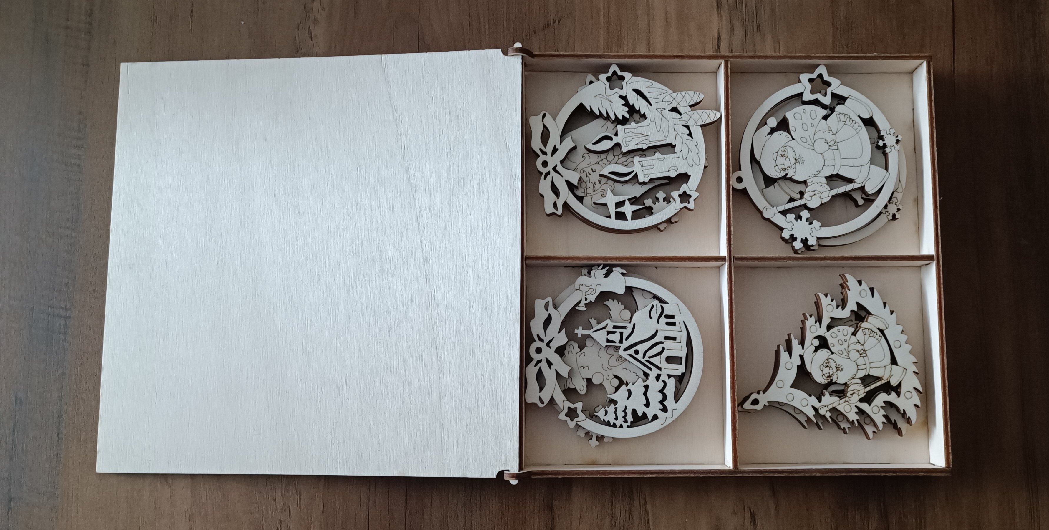 Krabička pro vánoční ozdoby