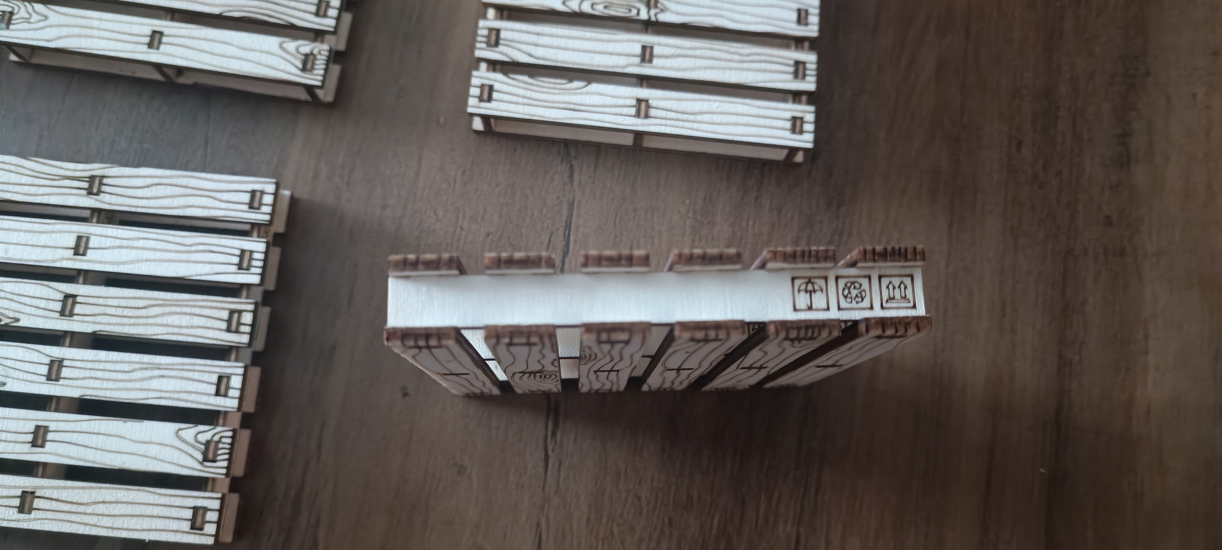 Dřevěné podtácky Europaleta