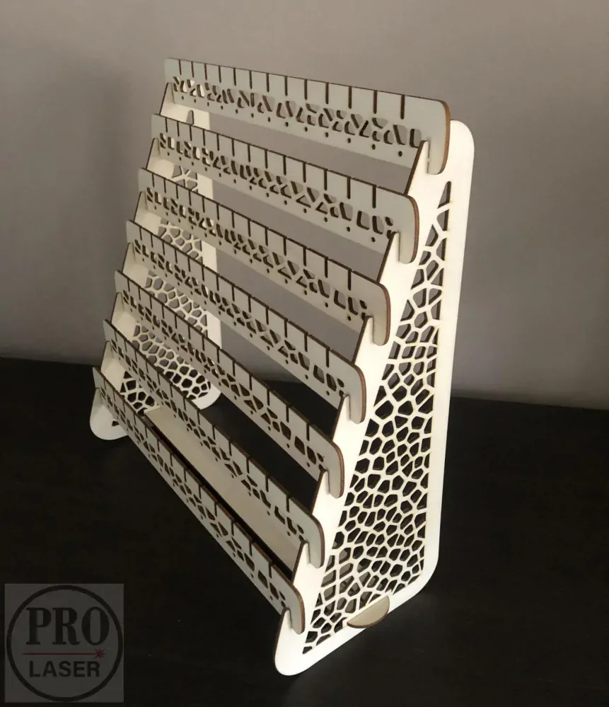 Stojan na náušnice, řetízky