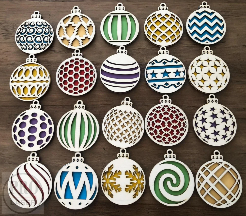 Dřevěná retro ozdoba kulatá 2