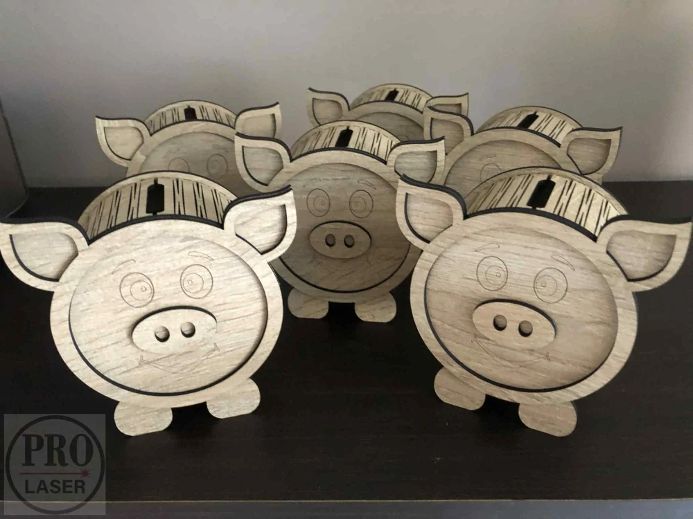 Dřevěná pokladnička prasátko