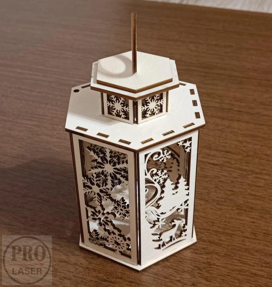 Dřevěná vánoční lucerna 