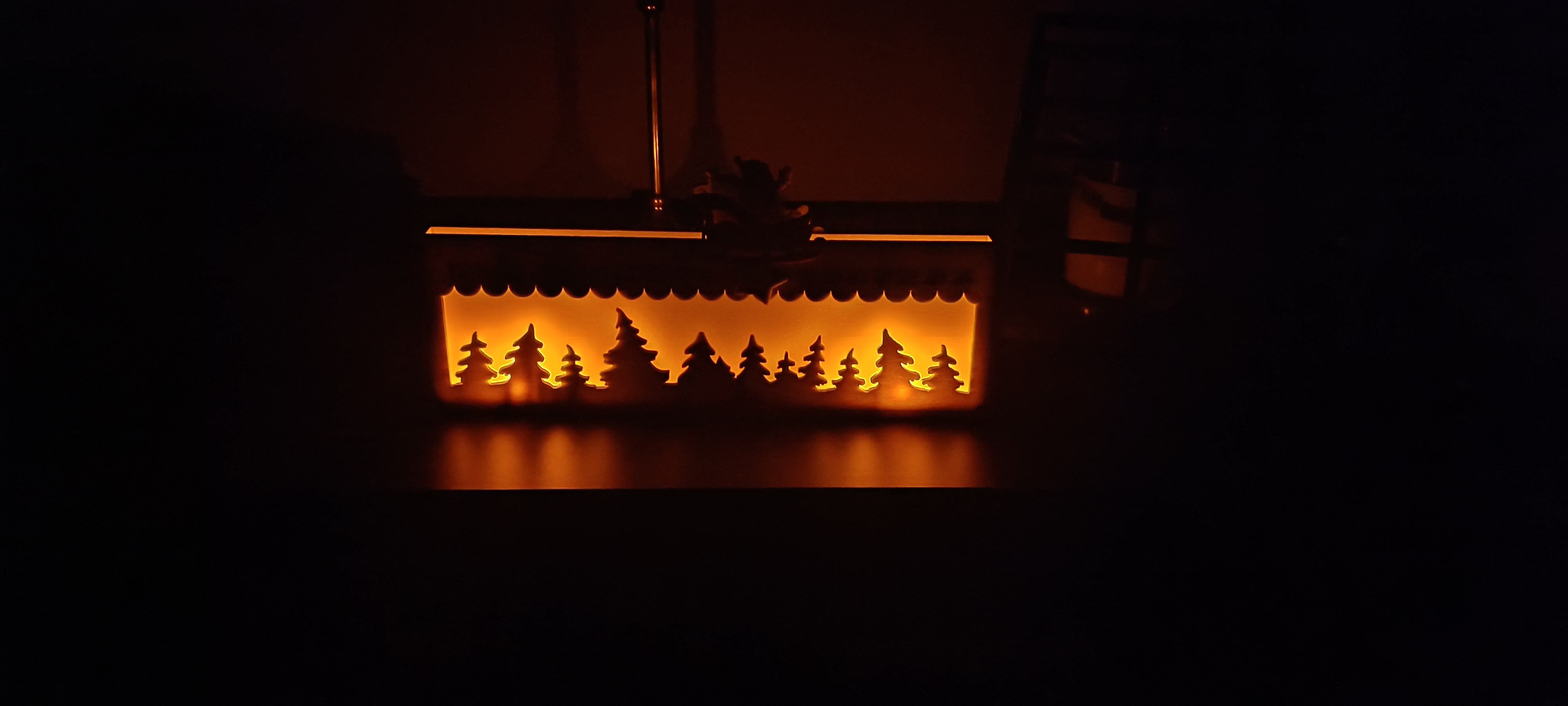 Dřevěný adventní kalendář - osvětlený