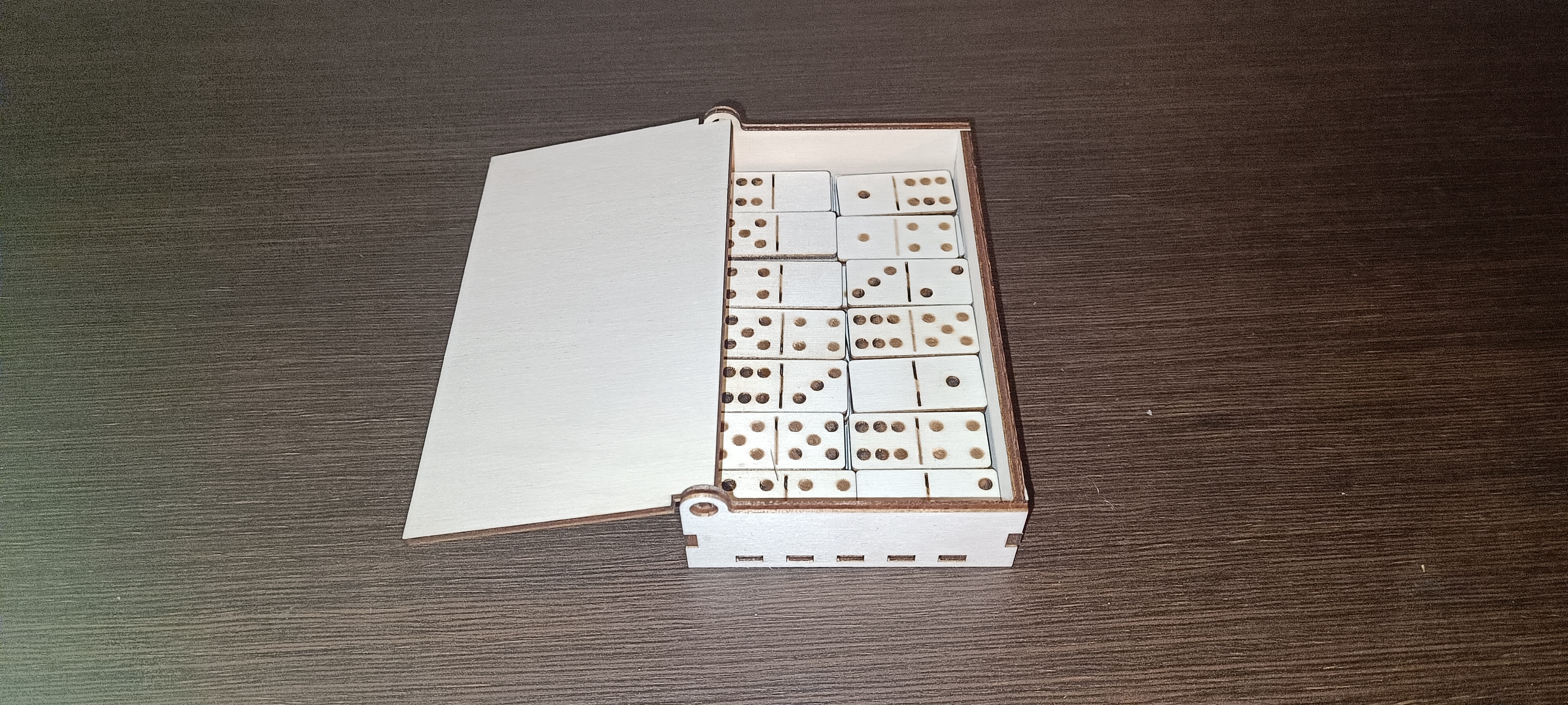 Dřevěné domino
