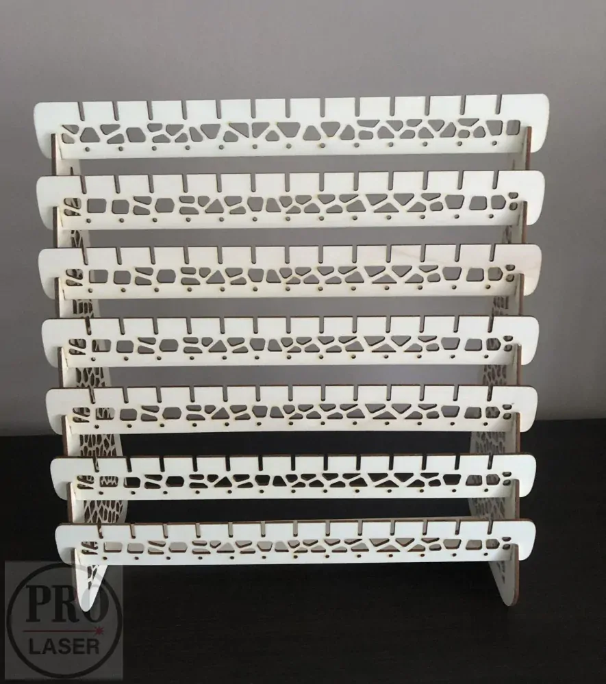 Stojan na náušnice, řetízky