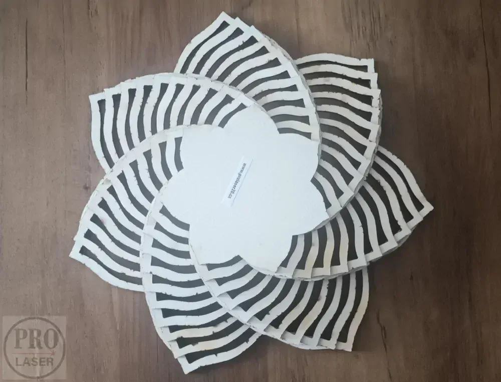 Dřevěná miska květ