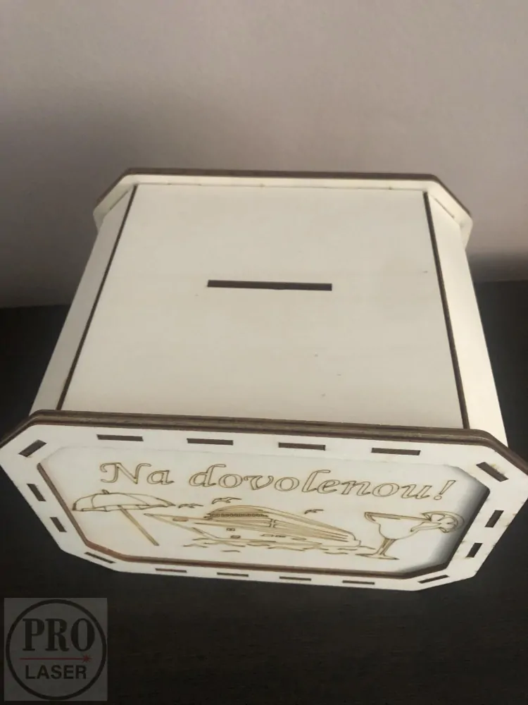 Dřevěná pokladnička - na dům