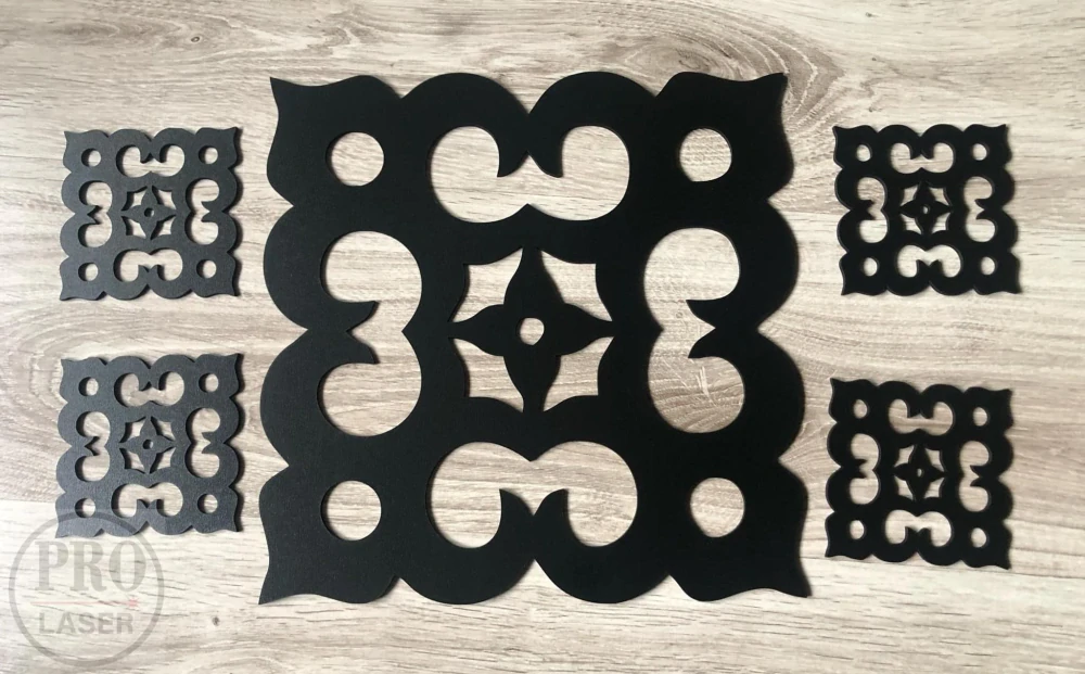 Dřevěné čtvercové prostírání, podložka na stůl