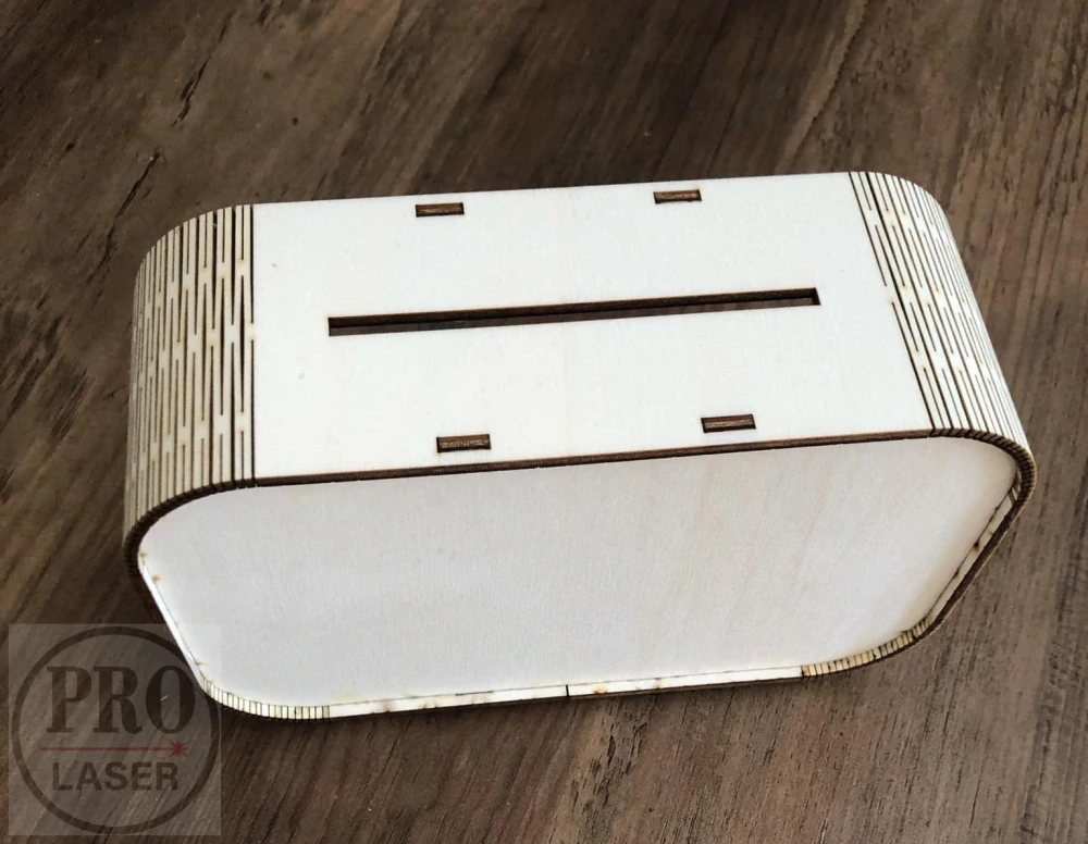 Dřevená pokladnička se jménem a motivem