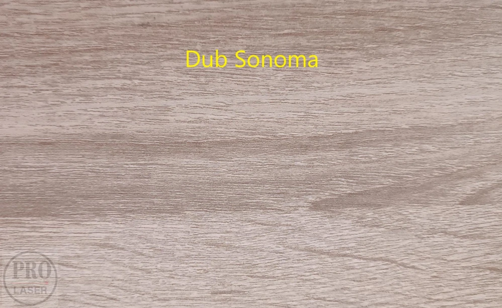 Dřevěný lapač snů pletený s dírou