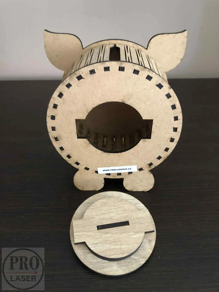 Dřevěná pokladnička prasátko