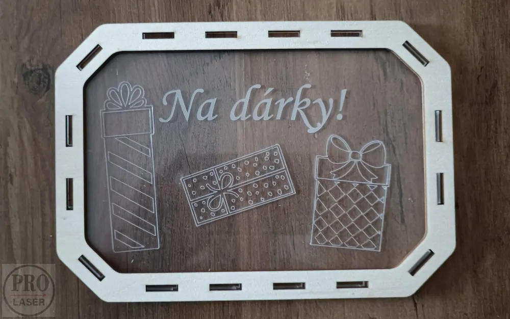 Dřevěná pokladnička - dárky
