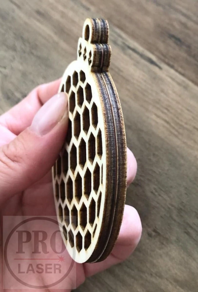 Dřevěná retro ozdoba kulatá 10