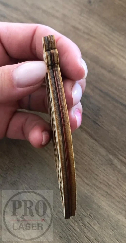 Dřevěná retro ozdoba šiška 12