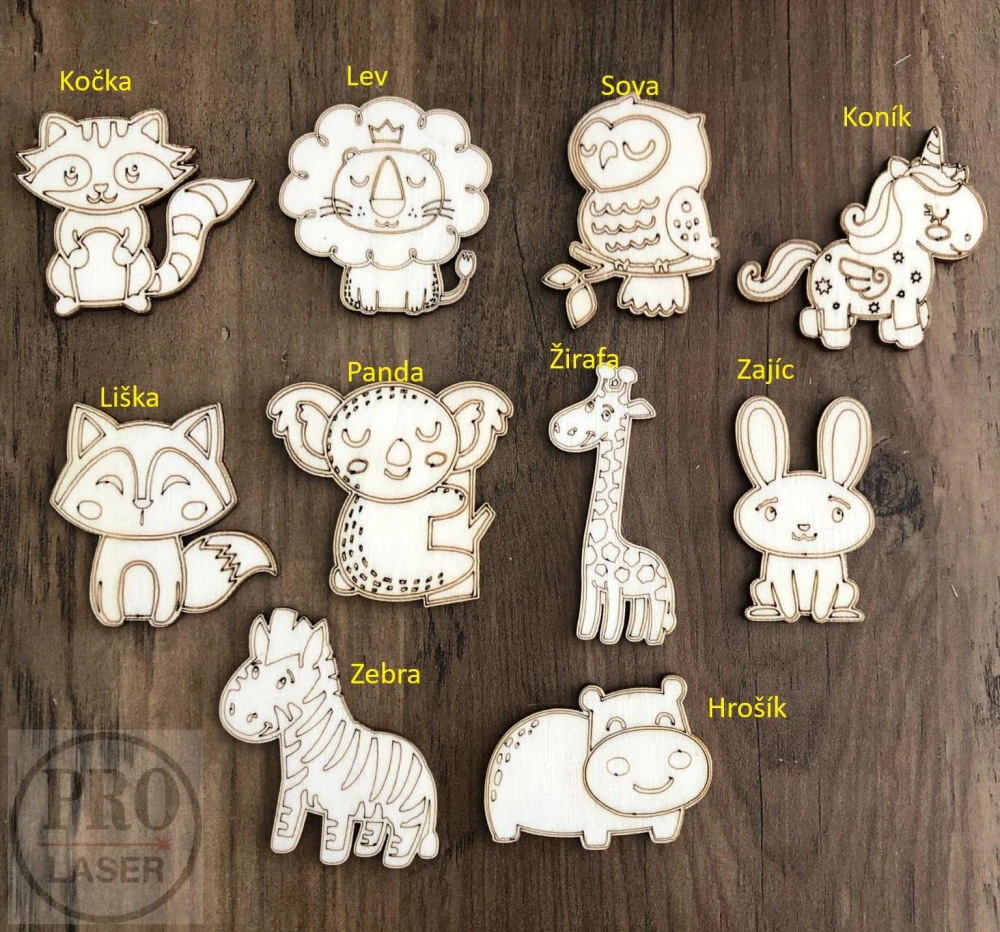 Dřevená pokladnička se jménem a motivem