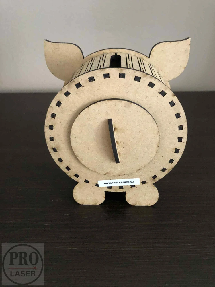 Dřevěná pokladnička prasátko