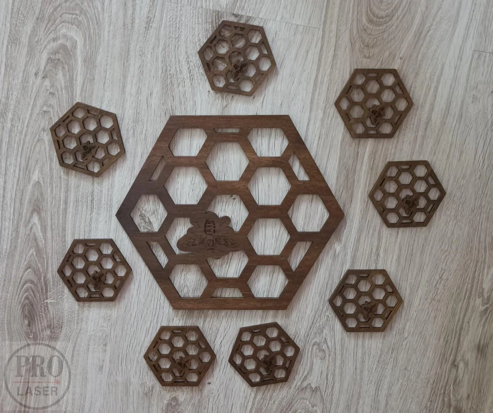 Dřevěný podtácek plástev